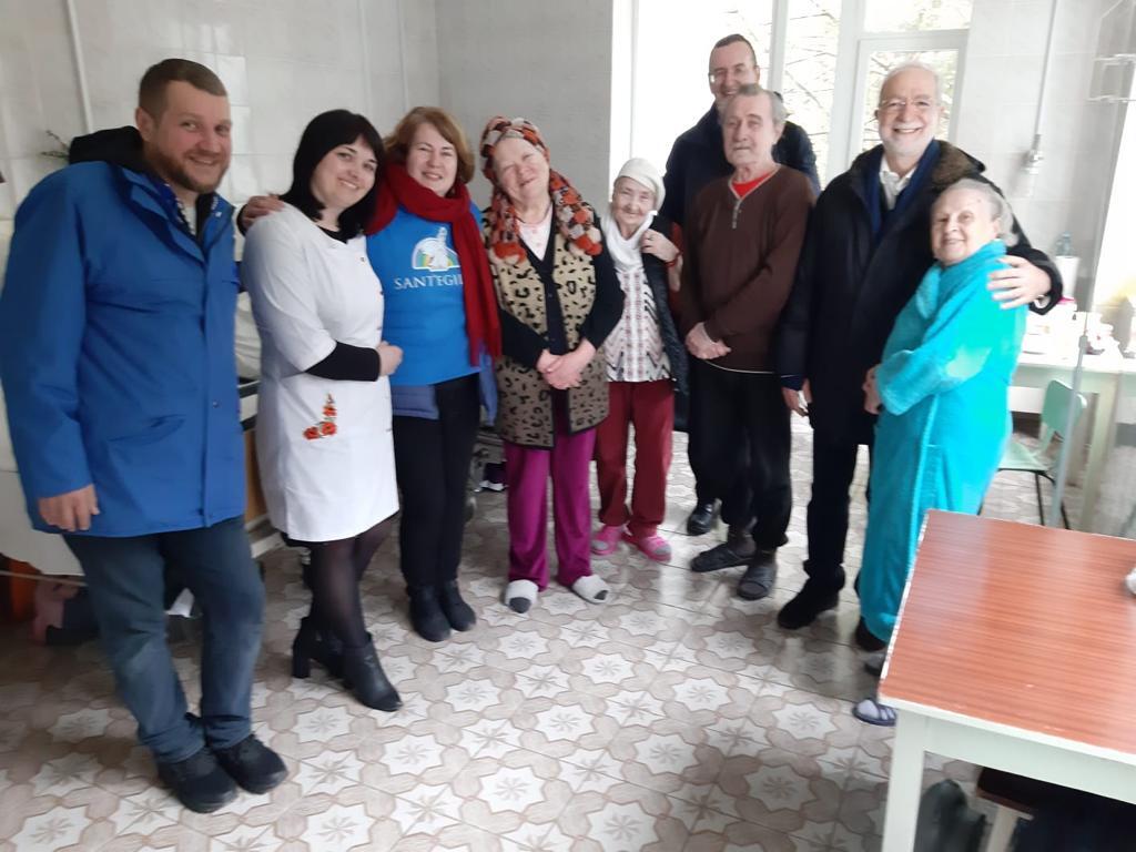 Ucrânia: um grupo de pessoas idosas evacuadas de Kiev encontram uma casa em Lviv com a Comunidade